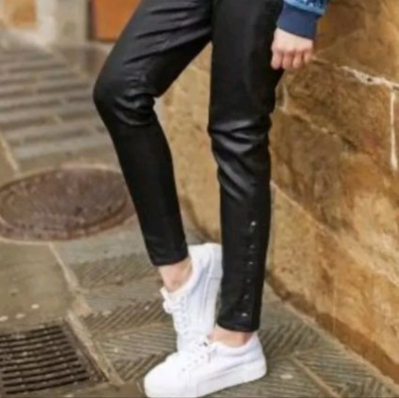 GAP Pants - Gap Inner Cozy  Leggings Black Shinny. Women's size 8 or 29R.